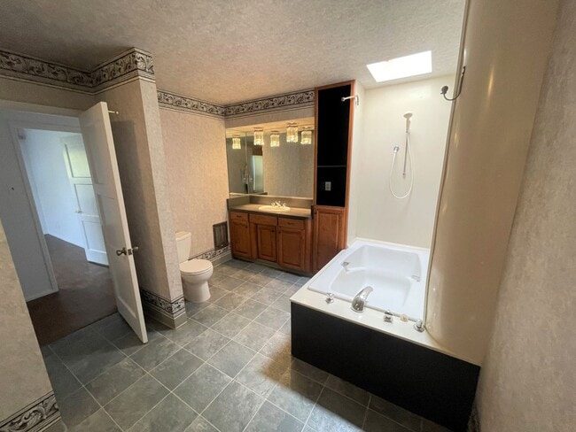 Building Photo - Charming Midtown Ventura Home