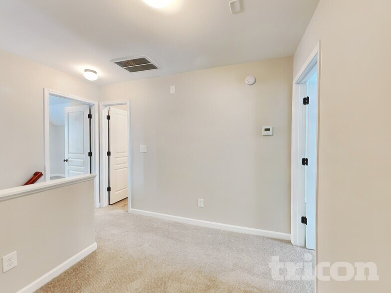Building Photo - 557 McCarthy Dr