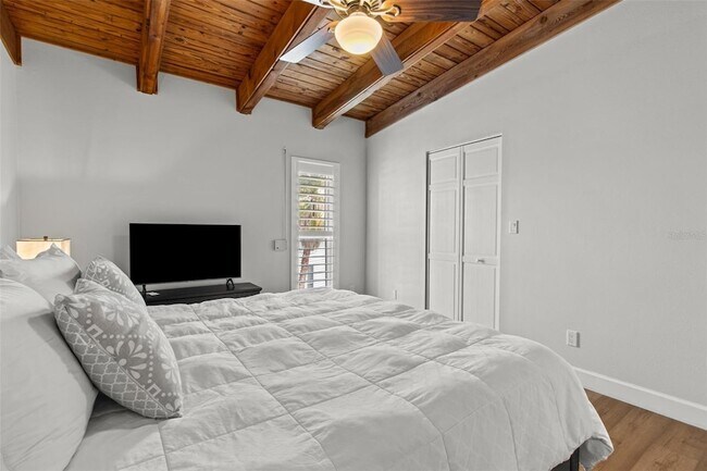 Building Photo - 200 120th Ave W