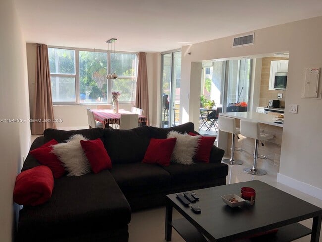 Building Photo - 17890 W Dixie Hwy