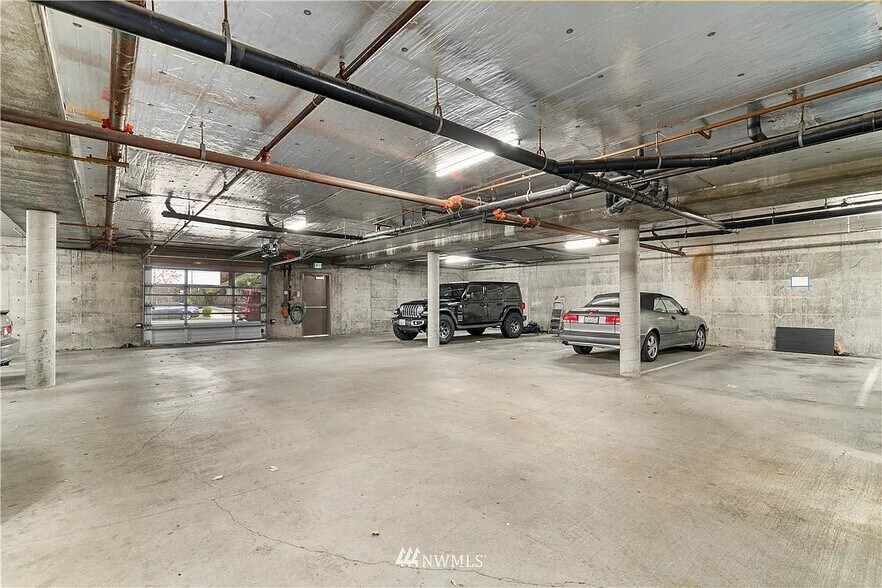 Building Photo - 2145 Dexter Ave N