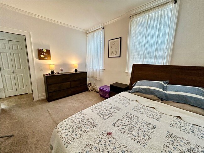 Building Photo - 307 Summer St