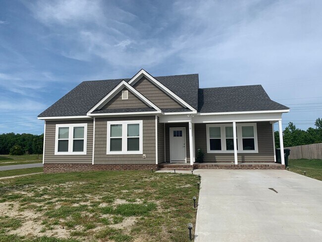Primary Photo - 3 Bedroom 2 Bath Home in Coinjock availabl...