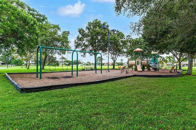 Building Photo - 4675 Manderly Dr