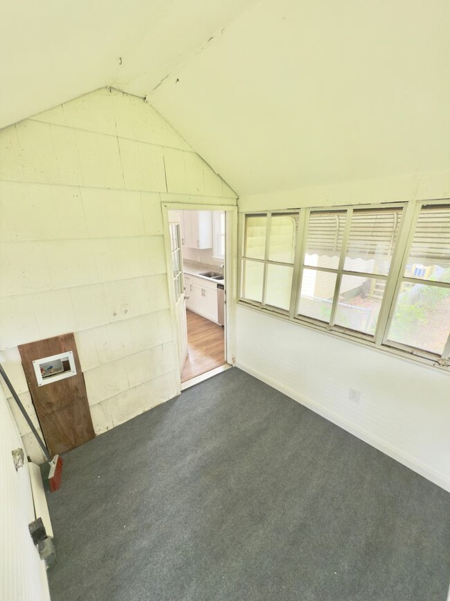 Building Photo - Norfolk 2 bedroom, 1 bath home