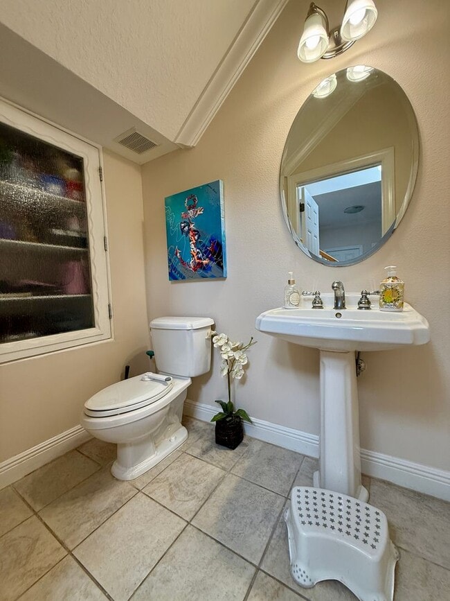 Building Photo - Carillon townhome in Gated Community