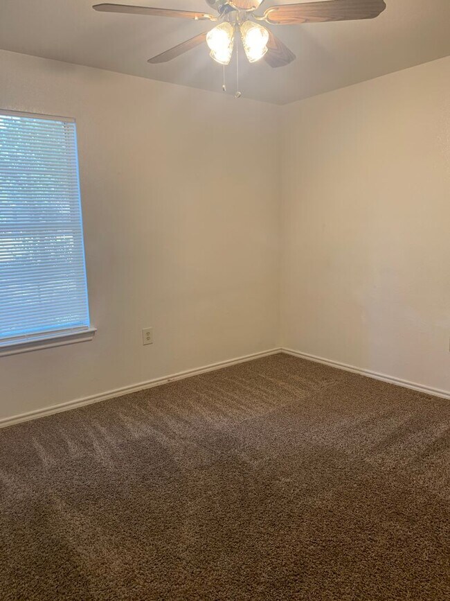 Building Photo - 1110 Williams Ave