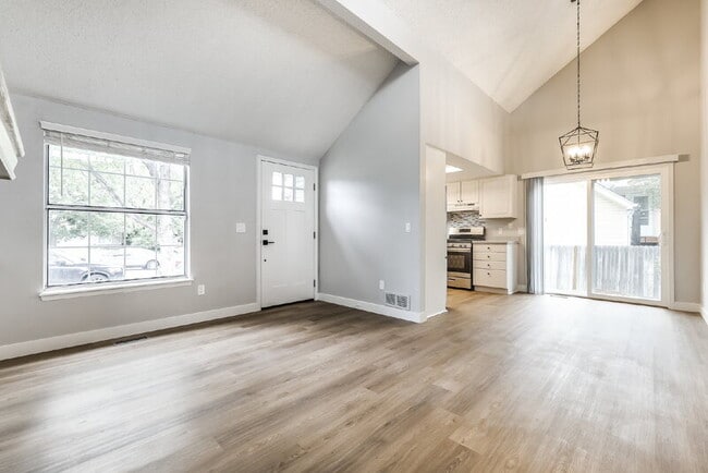Building Photo - 17641 E Temple Dr