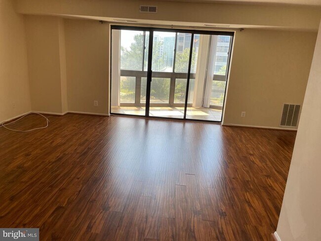 Building Photo - 8340 Greensboro Dr