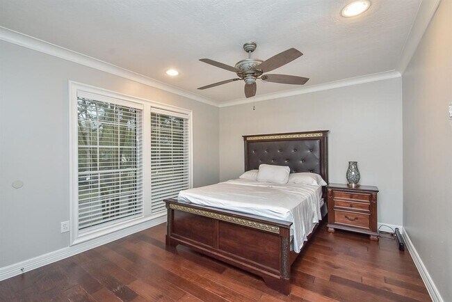 Building Photo - 4526 Lakeside Meadow Dr