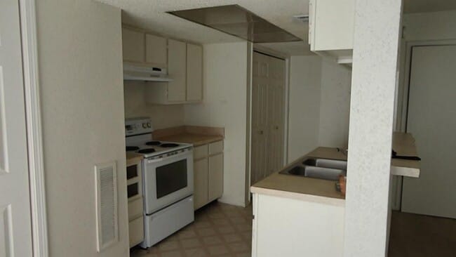 Building Photo - 5632 Birchmont Dr
