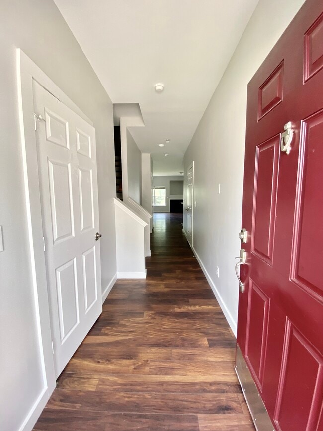 Building Photo - 1328 Stone Manor Dr