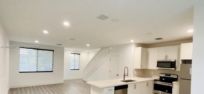 Building Photo - 2611 NW 166th St