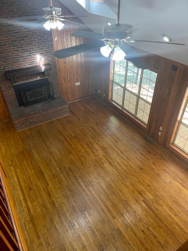 Building Photo - 1044 Harmony Rd