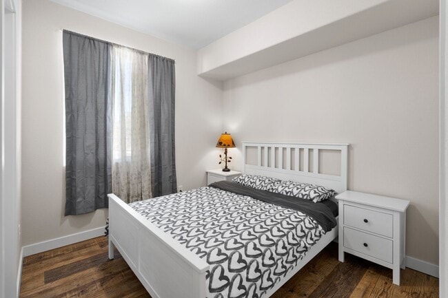 Building Photo - Great Location Woodland Park Townhome!