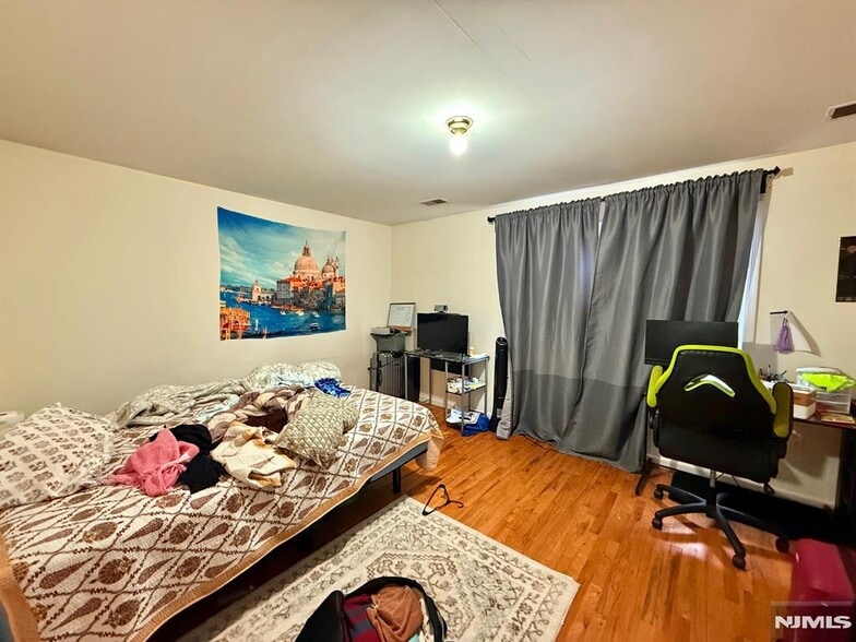 Building Photo - 252 Passaic Ave