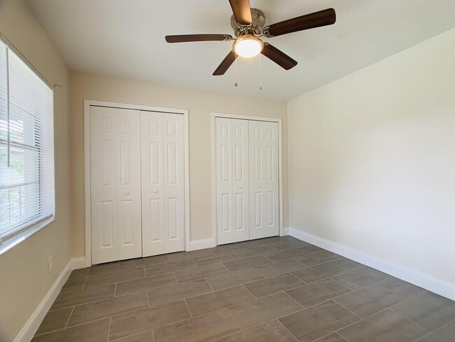 Building Photo - 52 Windtree Ln