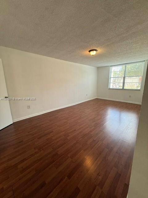 Building Photo - 9350 Fontainebleau Blvd