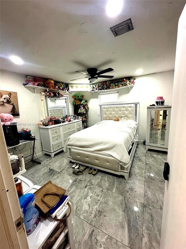 Building Photo - 10241 Dominican Dr