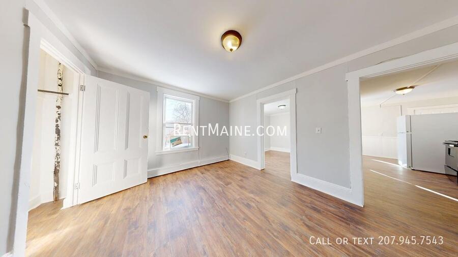 Building Photo - 22 Birch St