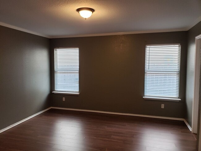 Building Photo - 2346 Mission View