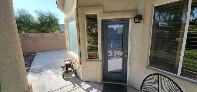Building Photo - Charming Single-Story Pulte Home in a corn...