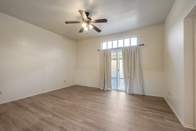 Building Photo - 806 Windward Ln