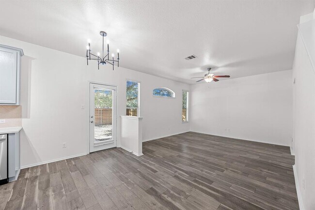 Building Photo - 10208 Laredo Dr