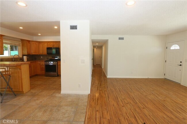 Building Photo - 16572 Patricia Ln