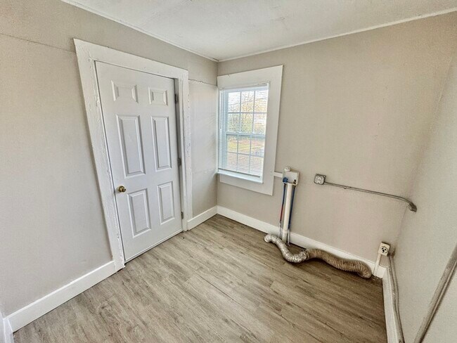 Building Photo - 3472 Hadley Rd