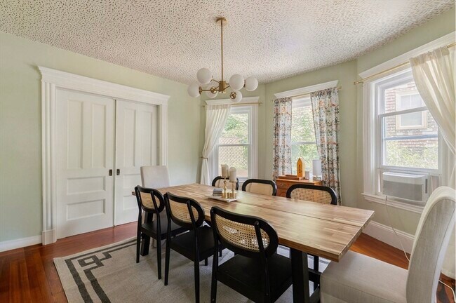 Building Photo - 39 Mellen St