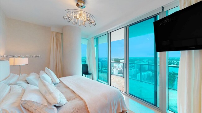 Building Photo - 17001 Collins Ave