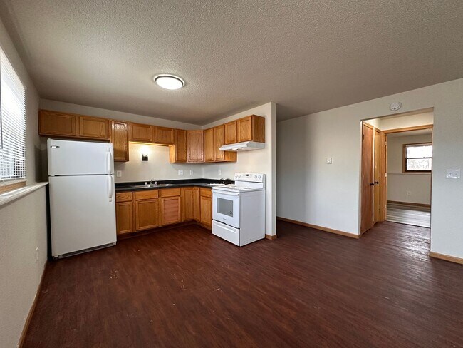 Building Photo - Regal Landing IIII