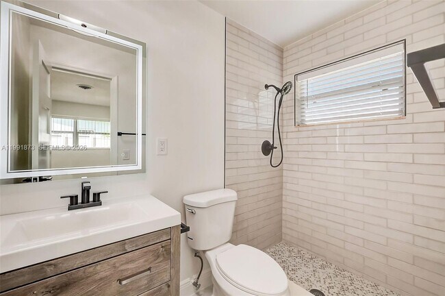 Building Photo - 1601 SW 32nd Pl