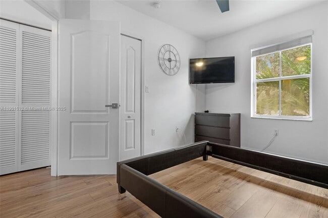 Building Photo - 12905 SW 31st Ct