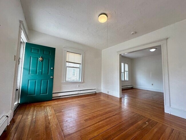 Building Photo - 18 Appleton St