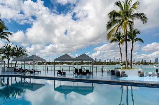 Building Photo - 1000 West Ave