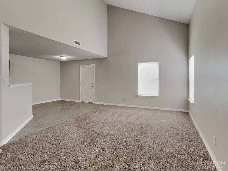 Building Photo - 1167 Cutler Ln