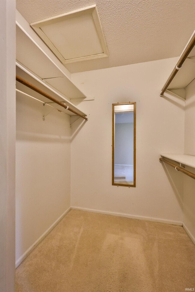 Building Photo - 7104 Tanbark Ln