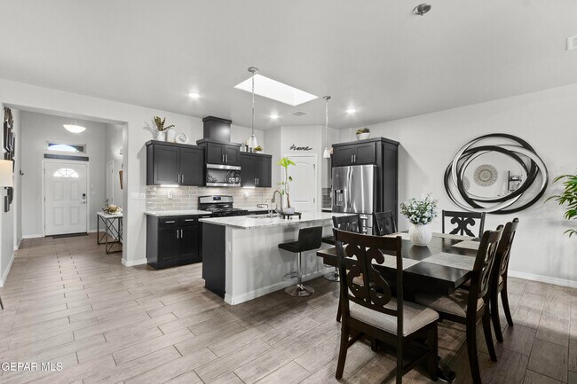Building Photo - 12729 Methley Ave