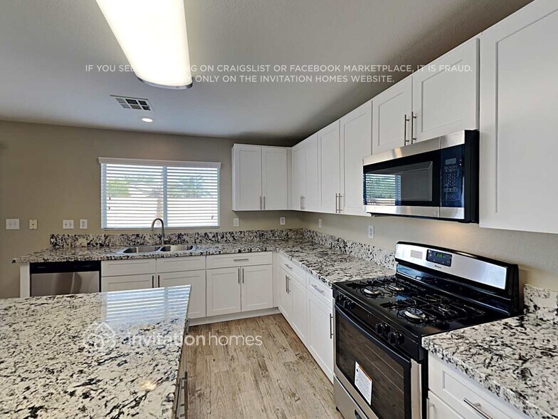 Building Photo - 2506 Paradise Isle Ave