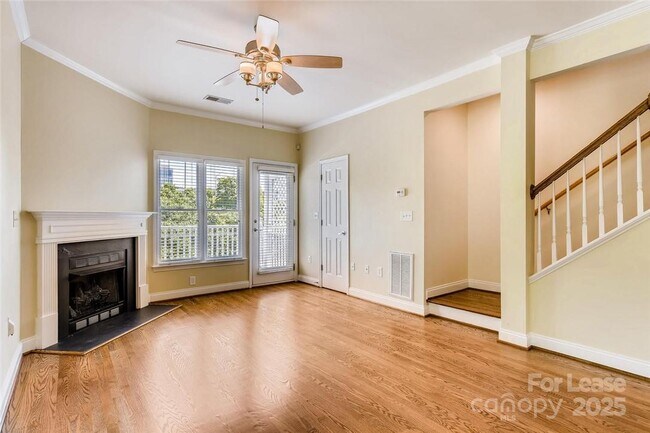 Building Photo - 1305 Summit Greenway Court