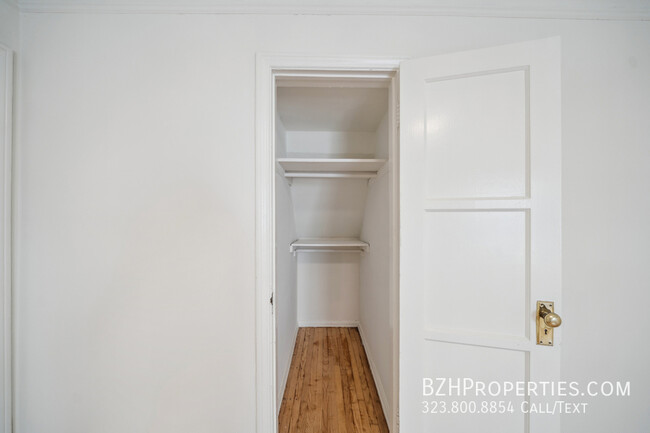 Building Photo - 1047 S Holt-