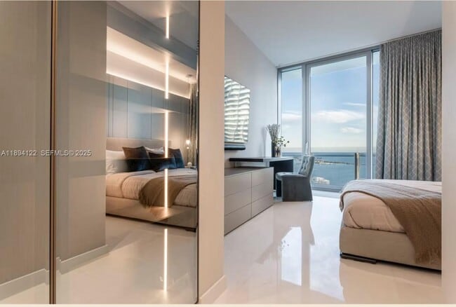 Building Photo - 300 Biscayne Blvd Way