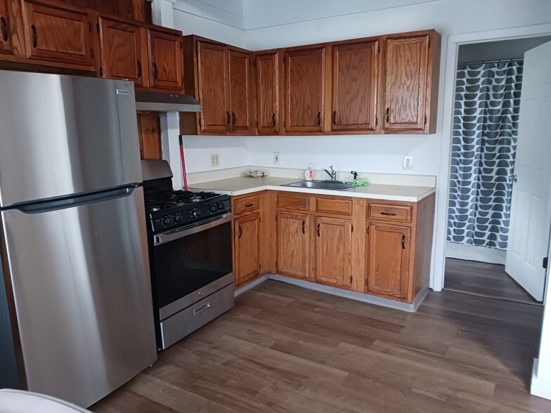 Building Photo - 1458 State St