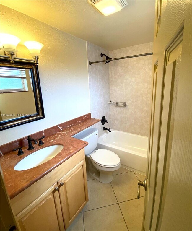 Building Photo - 744 NE 14th Ave