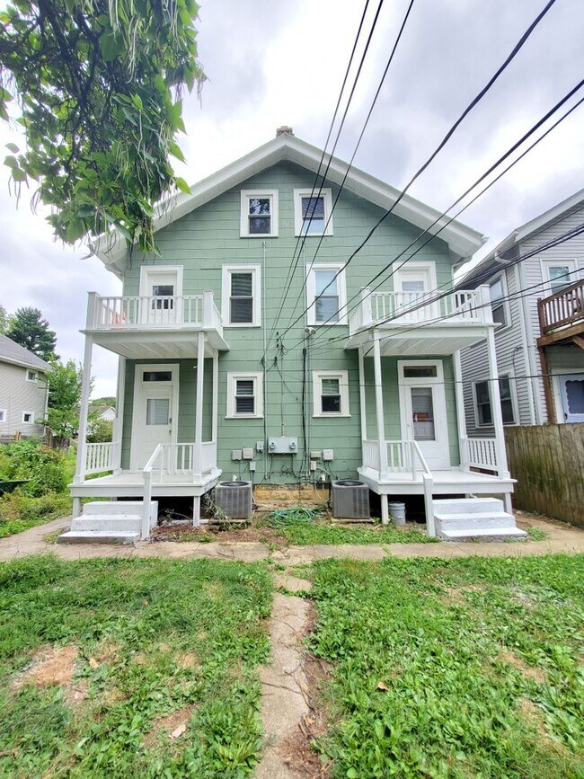 Building Photo - 146-148 CLINTON STREET
