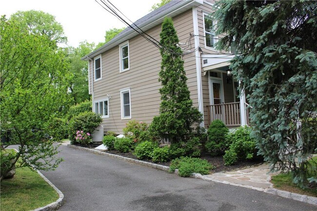 Building Photo - 34 Cottage Ave