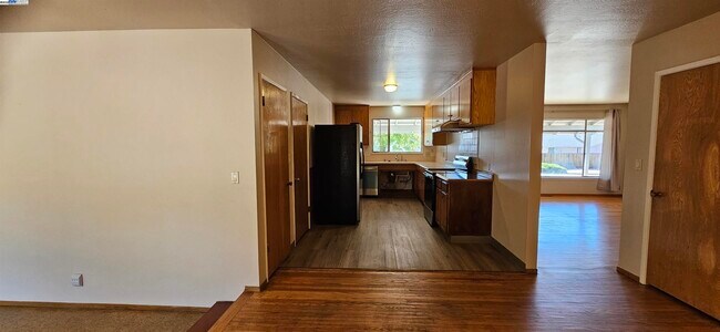 Building Photo - 41772 Chadbourne Dr