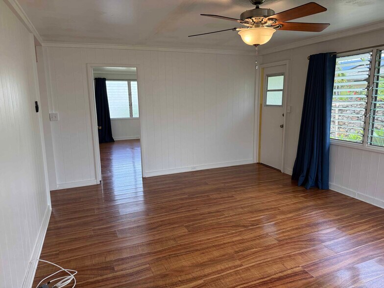 Building Photo - 448 Ulupaina St